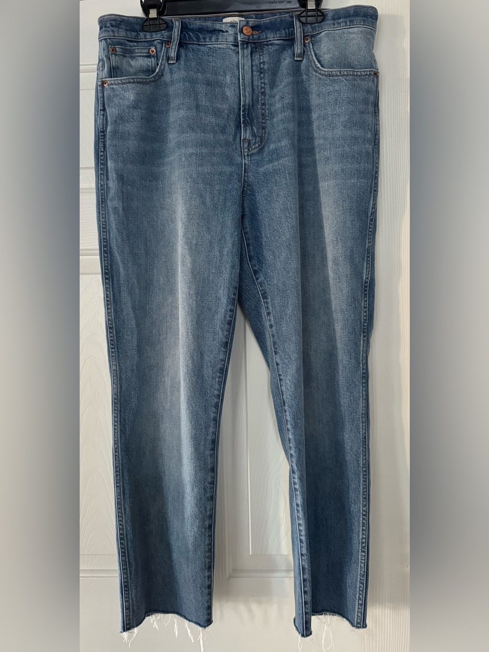 J. Crew Slim Straight Women's Jeans in Faded Blue Wash size 32T